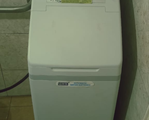 SK - Bathroom softener working with gravity force (2)